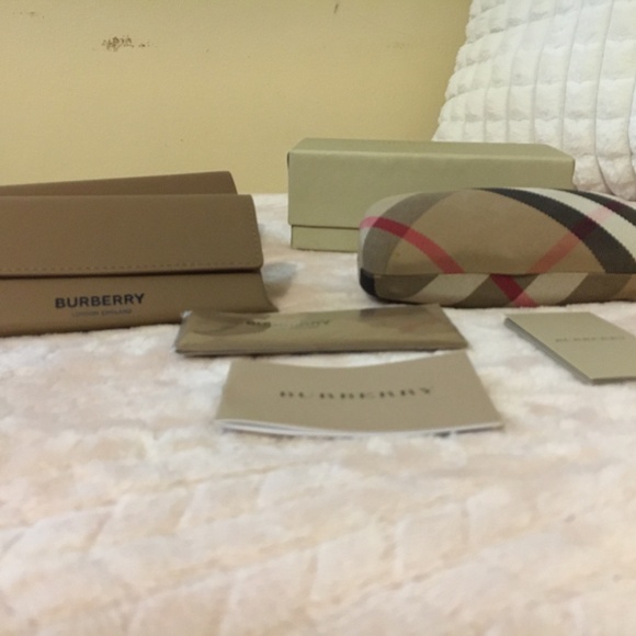 Burberry bundle of sunglasses/eyeglasses cases, new cleaning cloth & box - Picture 9 of 9